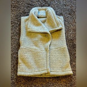 Lucy Fleece Vest - Medium